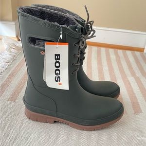 NWT BOGS Women's Amanda Plush II Lace Snow Boot Rubber Fur Green 8